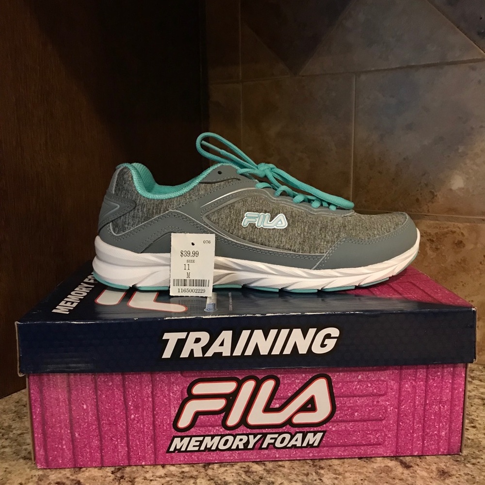 Fula tennis shoes